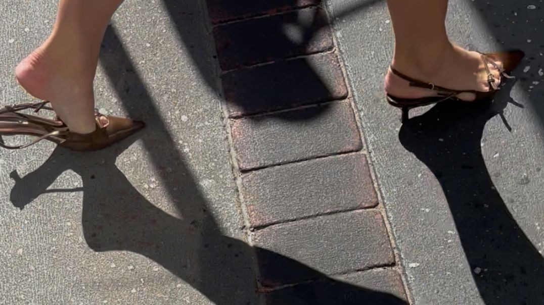 Struggling in a loose left Slingback