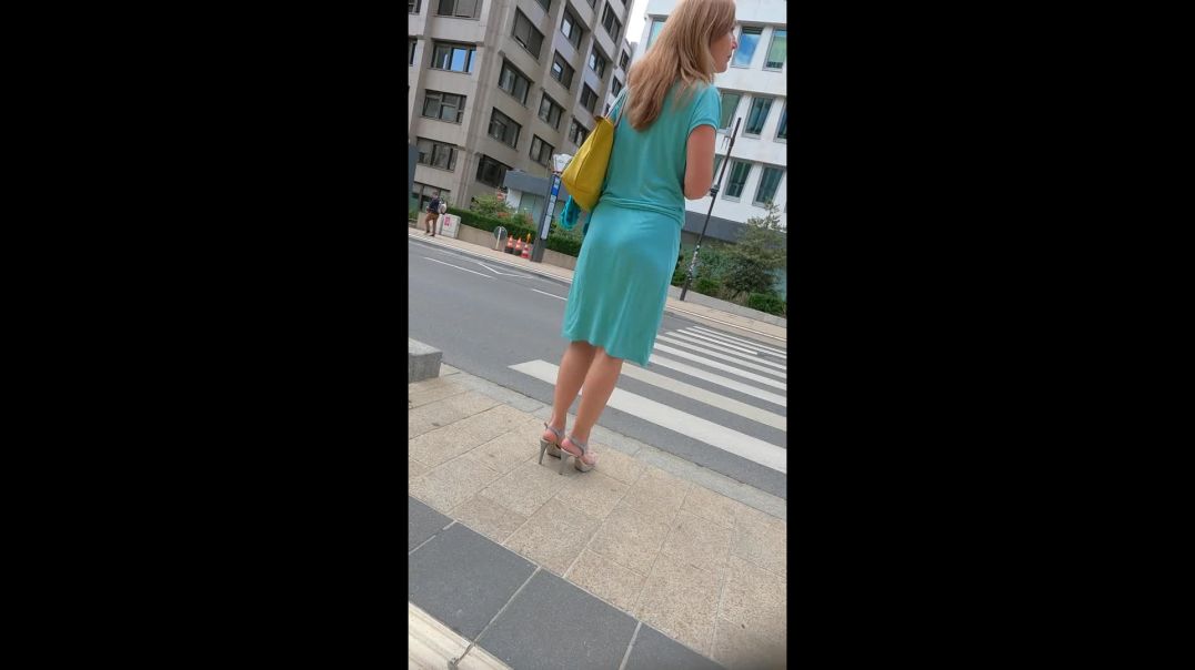 Russian Lady show me her Hot Heels