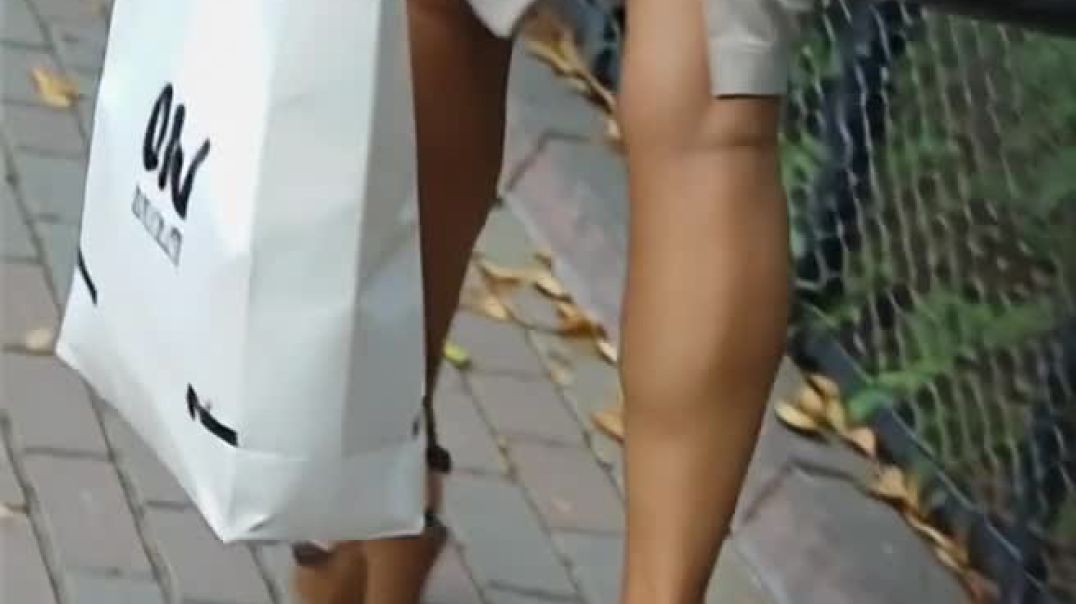 redhead milf walks high wedges