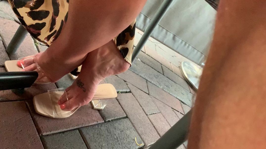 Wife shoeplay in mules