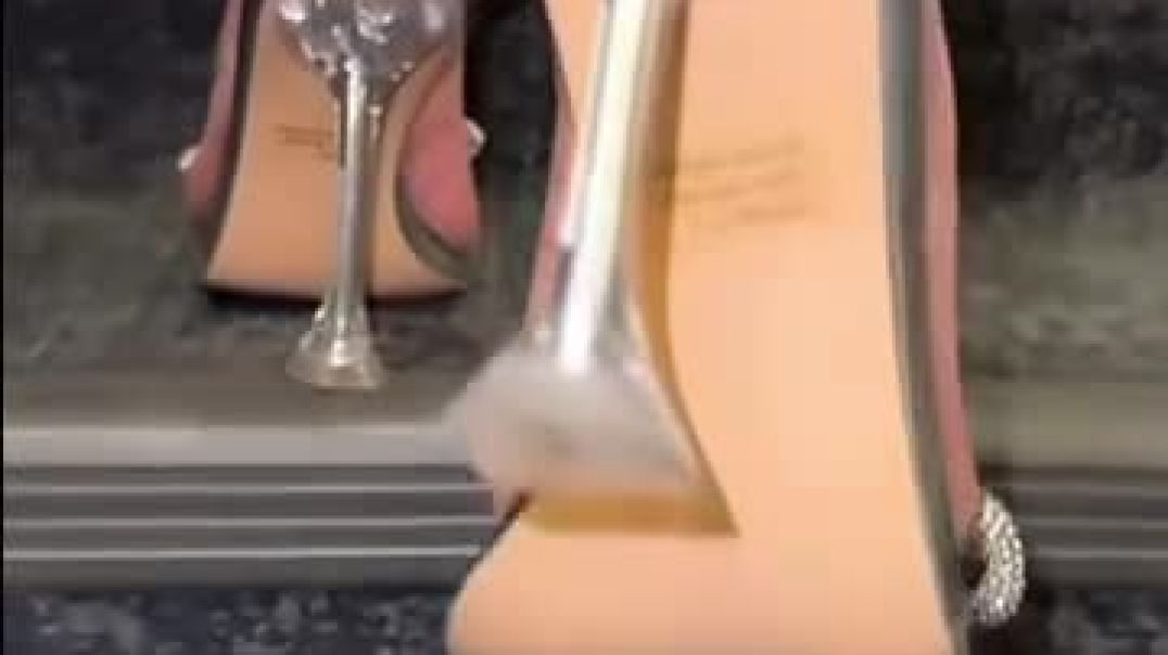 Slowmo Mules on Stairs