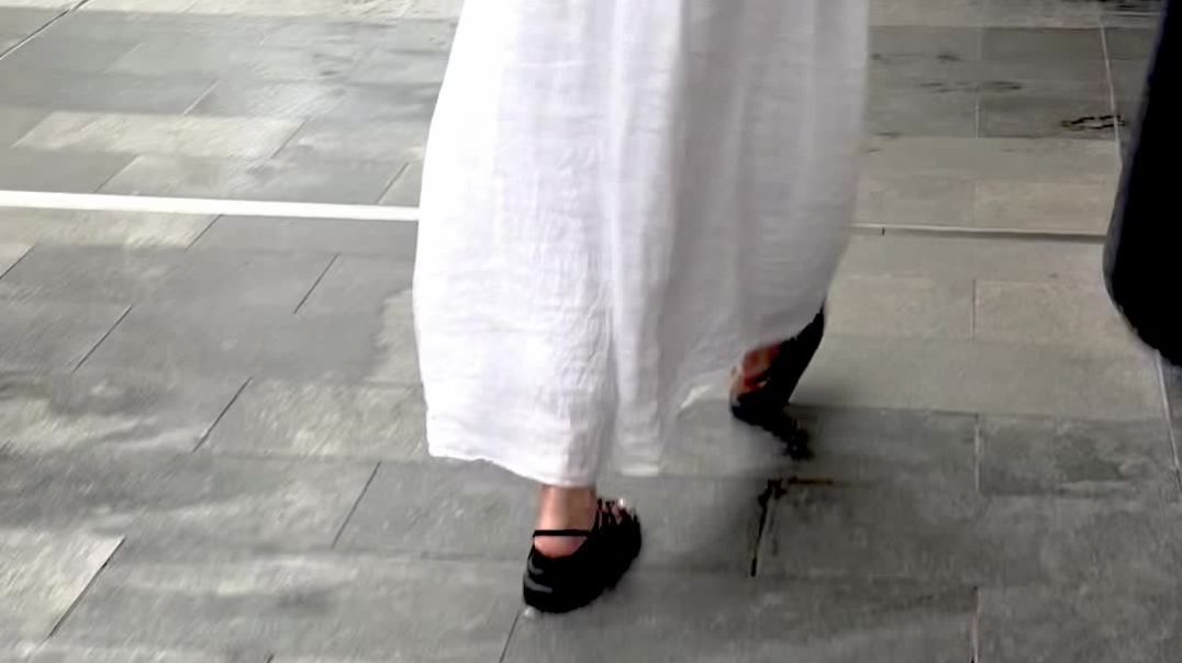 Same Flatforms, Looser Straps