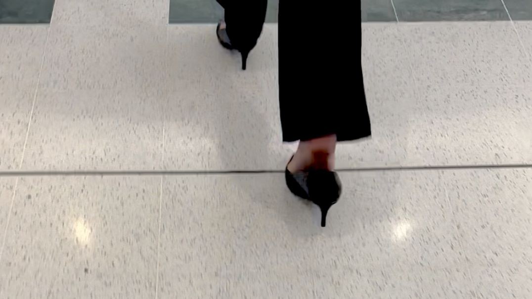 Office Woman in Loose Pump