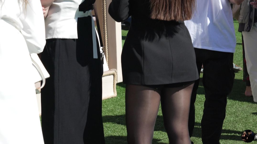 Hotesse In Black Pantythose