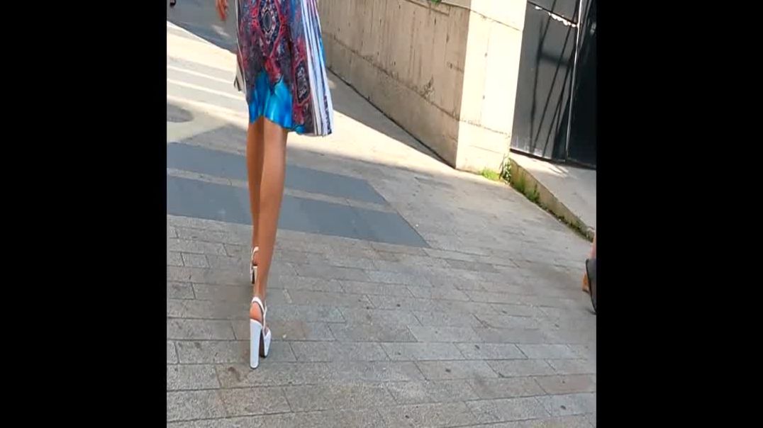 Hypnotic Skirt and nice Heels