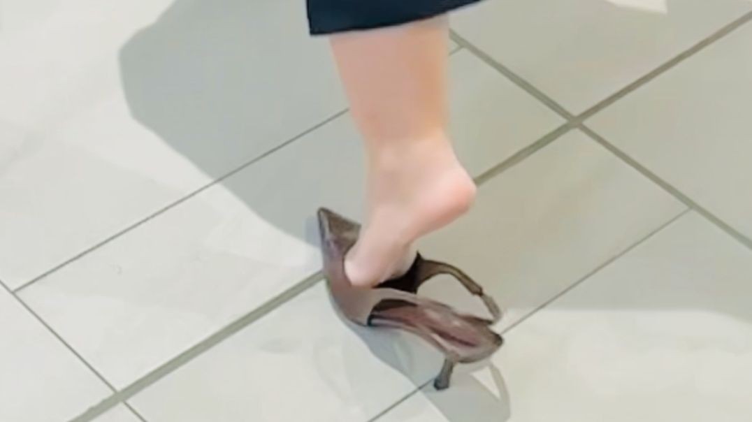 Getting Her Slap On in Stretched Slingbacks