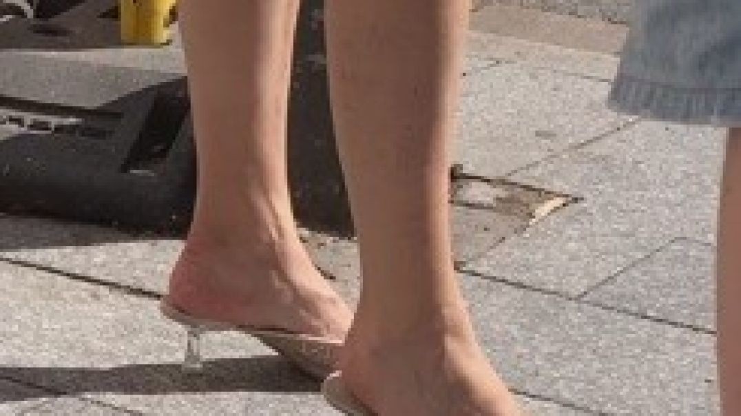Closed toe mules