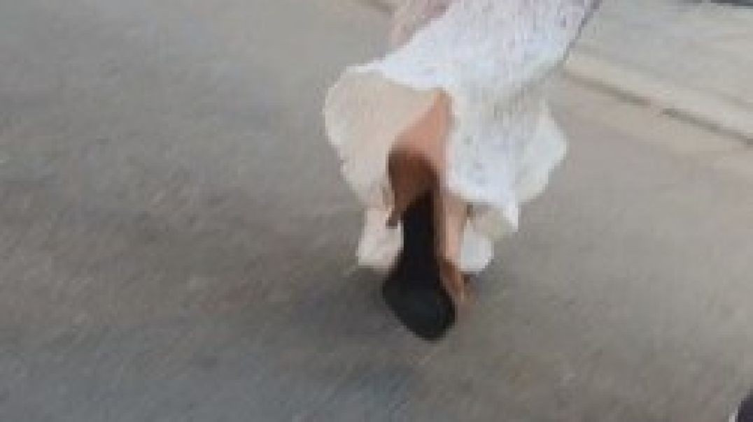 Brown mules