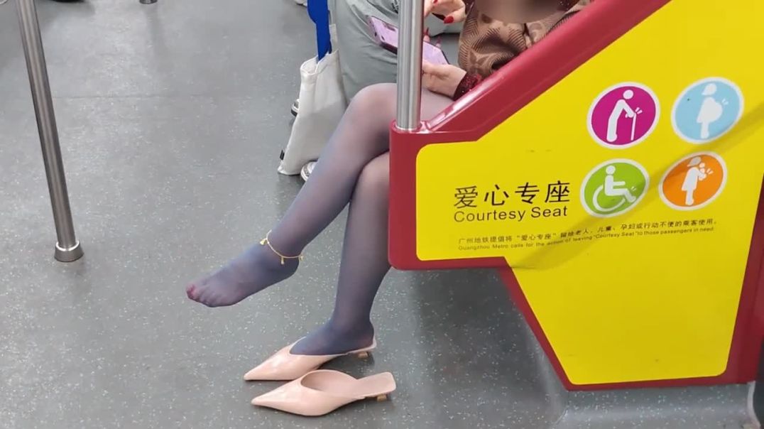 candid mules in subway