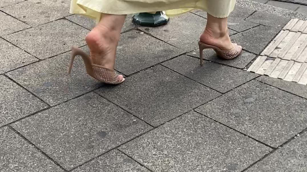 Beige mules