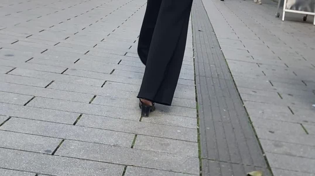 Falling heelstraps