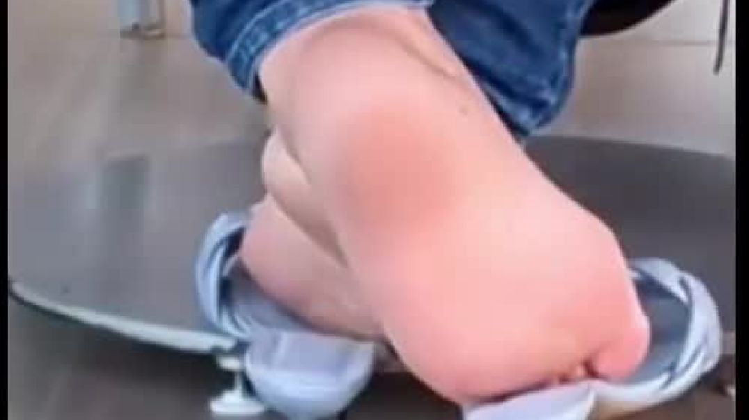 dipping under a chair