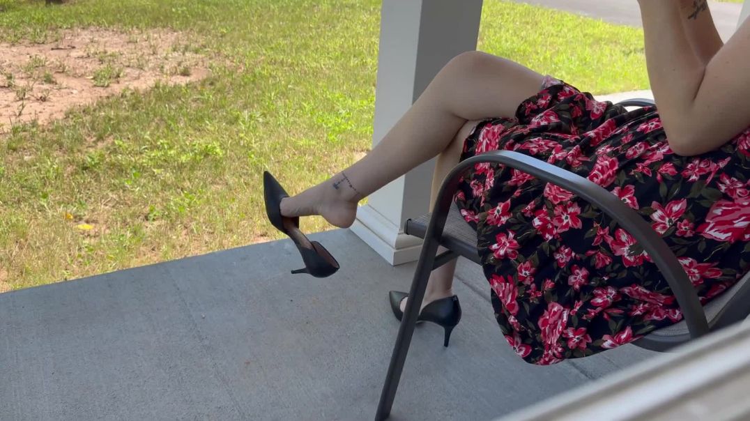 dangling sexy pumps